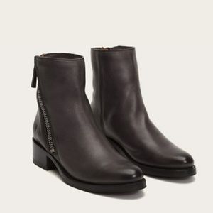 NEW IN BOX! Frye "Demi" Boots in Charcoal size 6.5